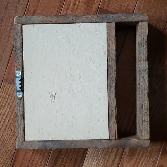 WOODEN TOWEL HANGER, PRIMITIVE DECOR, COUNTRY DECORATION - Picture 2 of 2